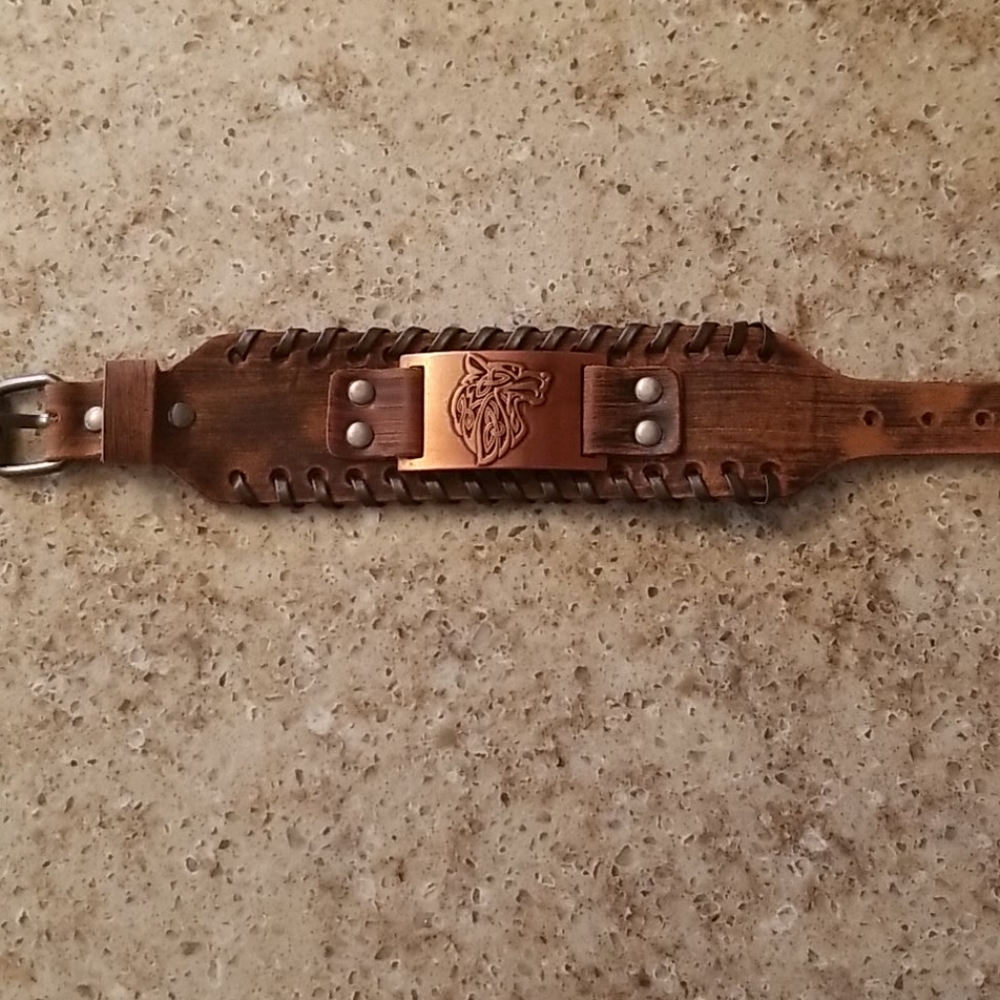 🆕️Unisex Wolf cuff bracelet - Picture 3 of 6